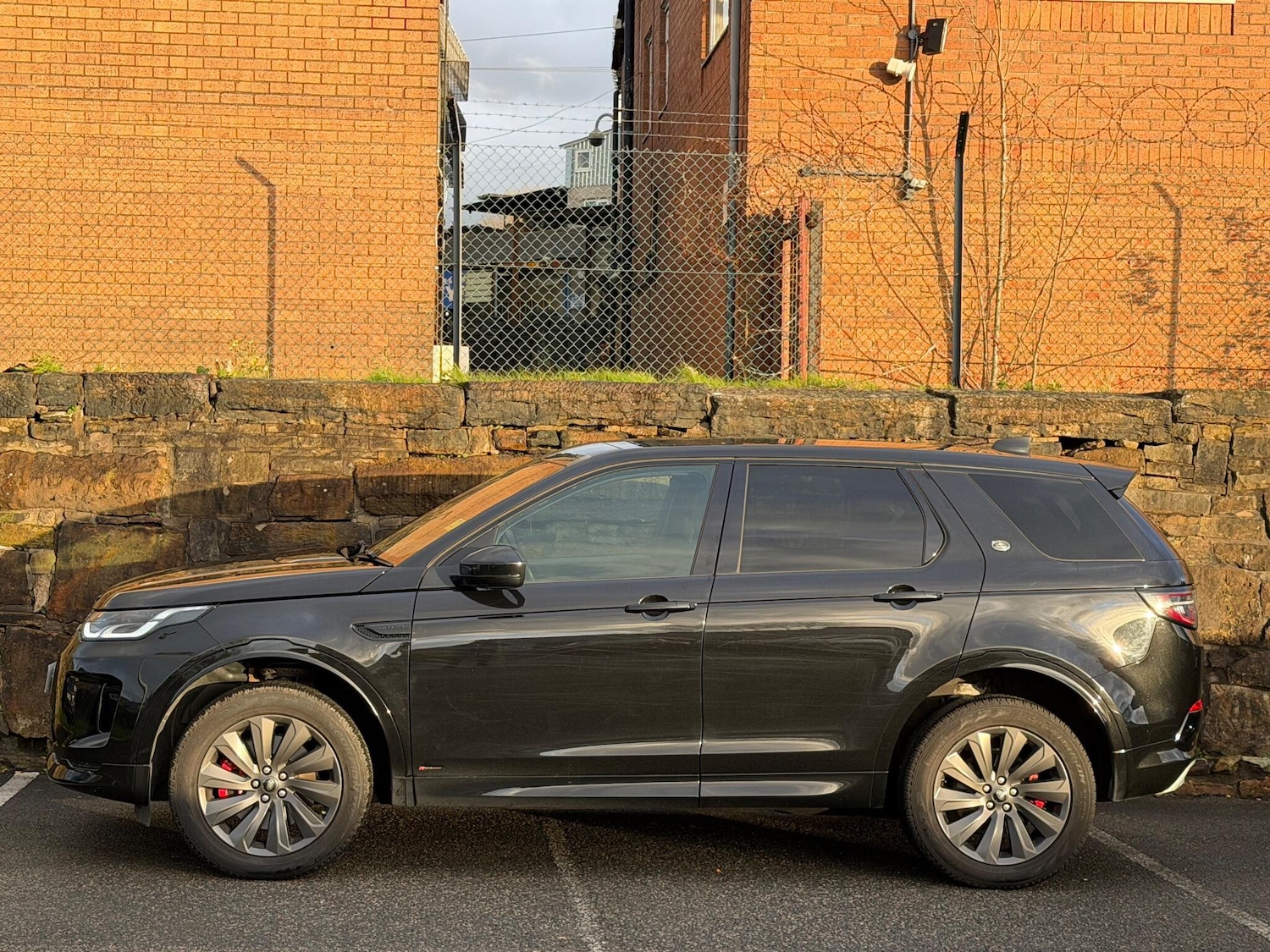 Used Land Rover Discovery Sport 2019 for sale - 76360277: Photo 4