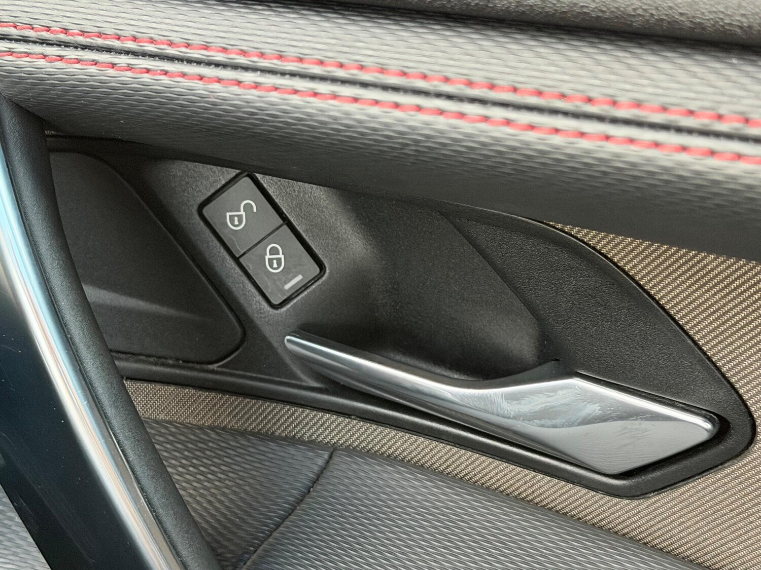 Used Land Rover Discovery Sport 2019 for sale - 76360277: Photo 50