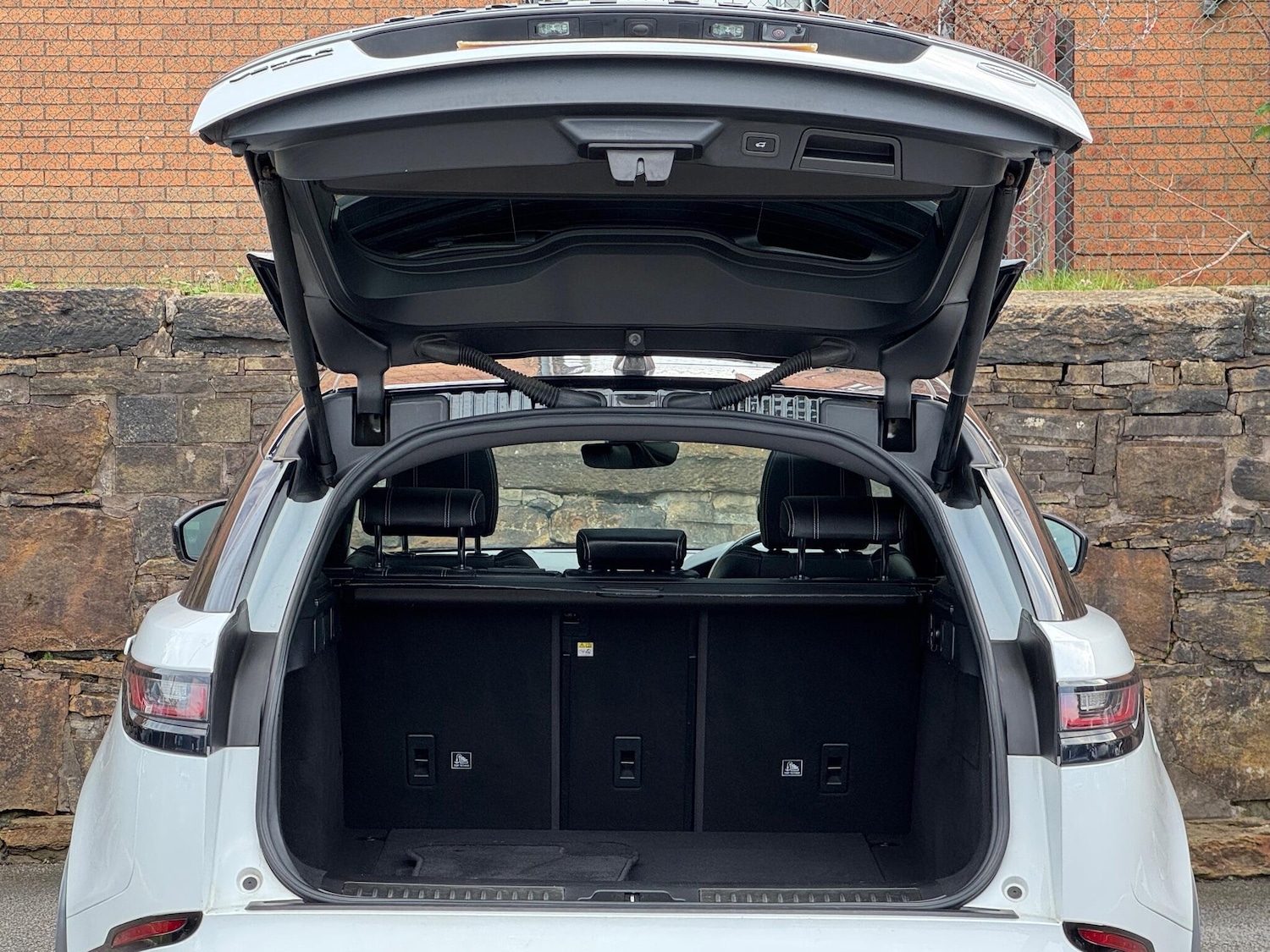 Used Land Rover Range Rover Velar 2020 for sale - 76989028: Photo 22