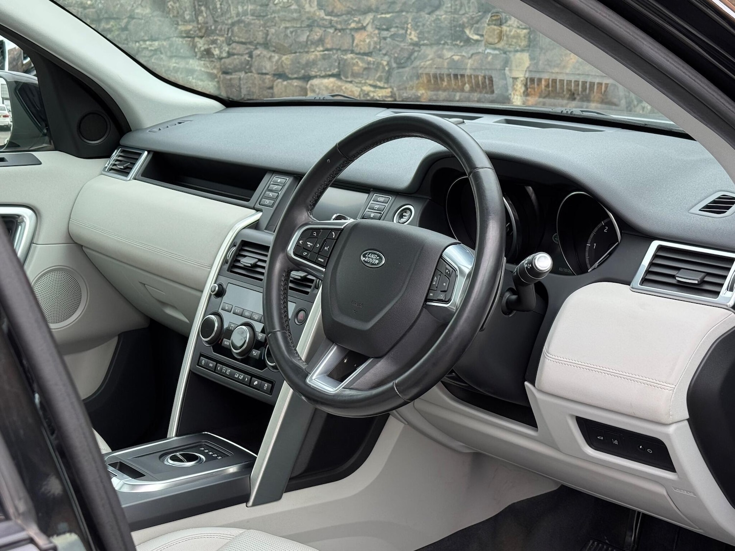 Used Land Rover Discovery Sport 2017 for sale - 76161061: Photo 12