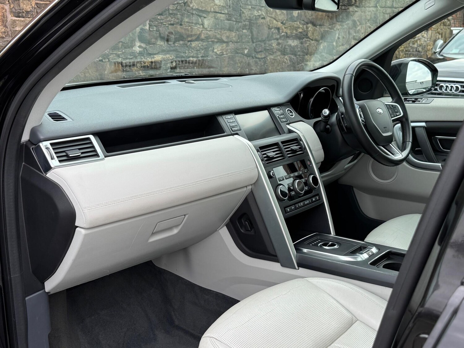 Used Land Rover Discovery Sport 2017 for sale - 76161061: Photo 14