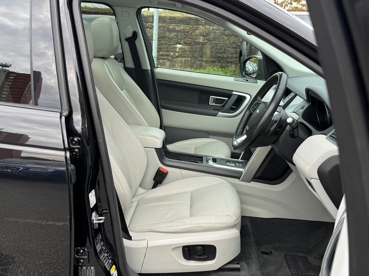 Used Land Rover Discovery Sport 2017 for sale - 76161061: Photo 15