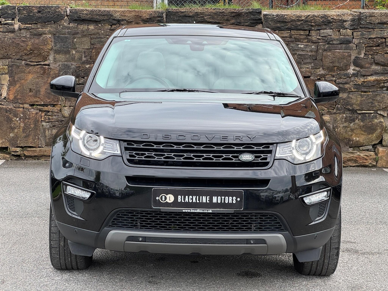 Used Land Rover Discovery Sport 2017 for sale - 76161061: Photo 2