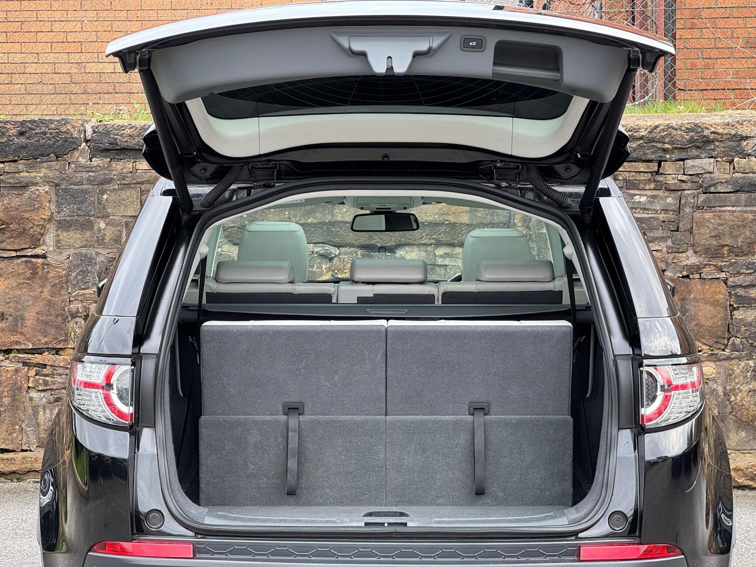 Used Land Rover Discovery Sport 2017 for sale - 76161061: Photo 23