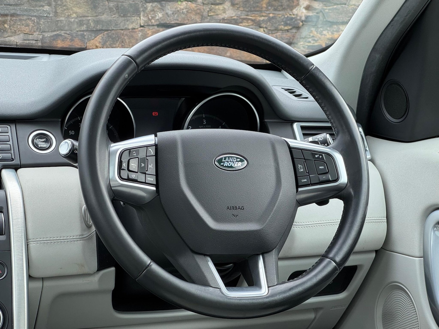 Used Land Rover Discovery Sport 2017 for sale - 76161061: Photo 26