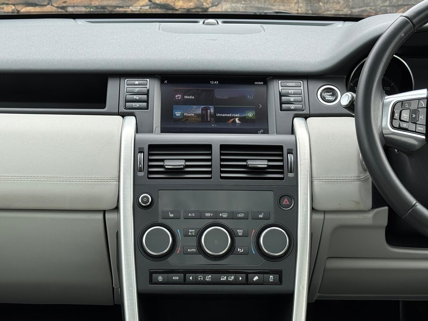 Used Land Rover Discovery Sport 2017 for sale - 76161061: Photo 29