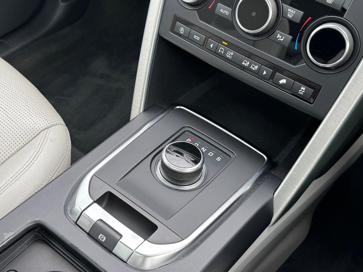 Used Land Rover Discovery Sport 2017 for sale - 76161061: Photo 39