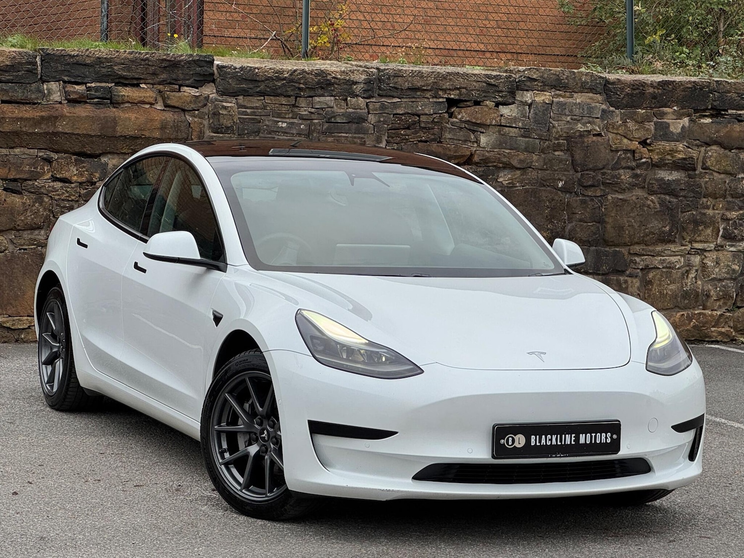 Used Tesla Model 3 2021 for sale - 76161140: Photo 1