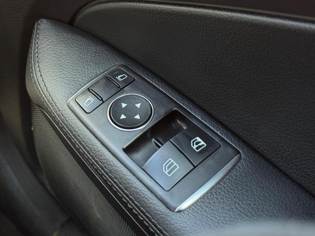 Used Mercedes-Benz SLK 2014 for sale - 76161141: Photo 41