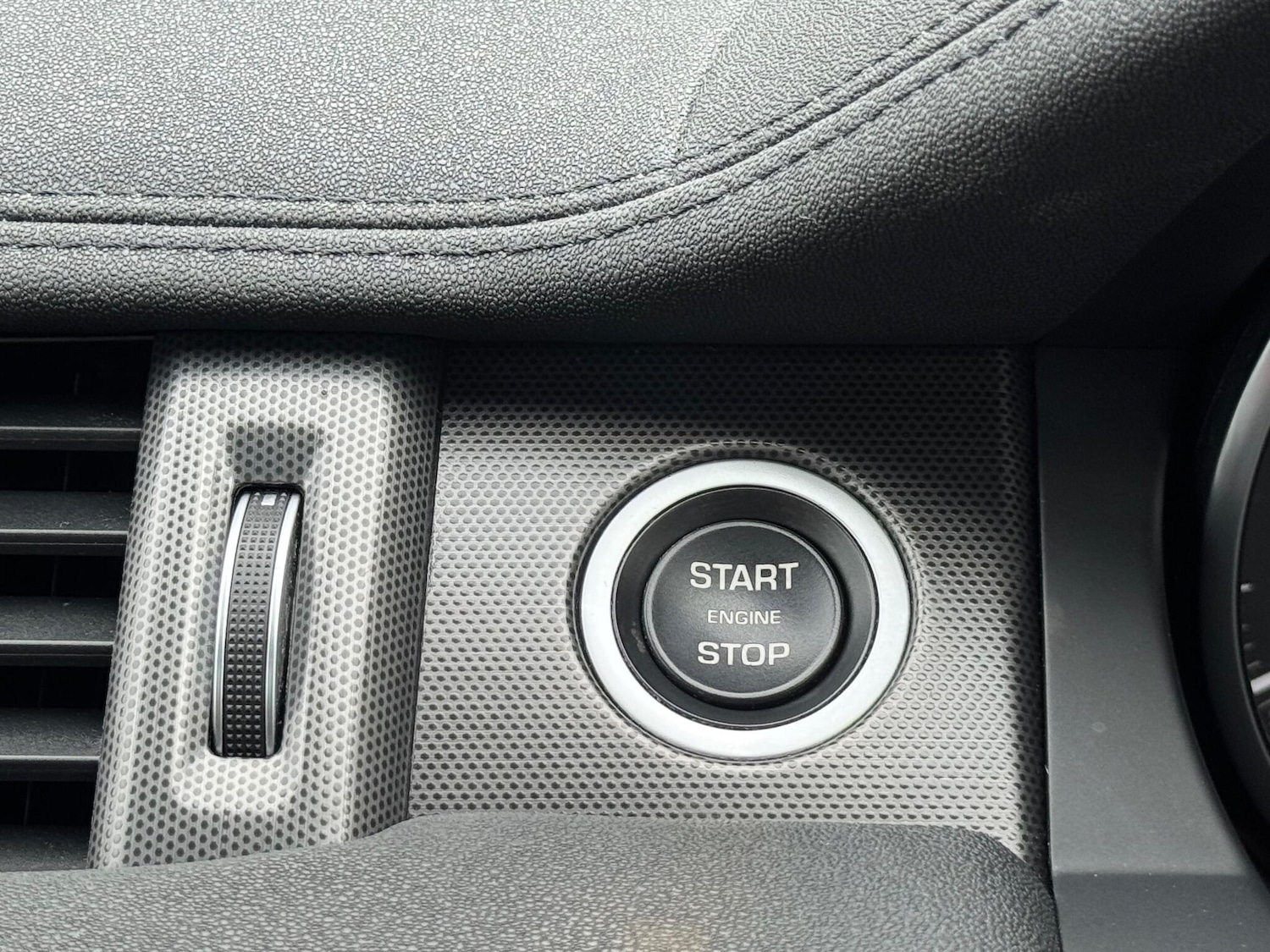 Used Land Rover Range Rover Evoque 2018 for sale - 76214263: Photo 48