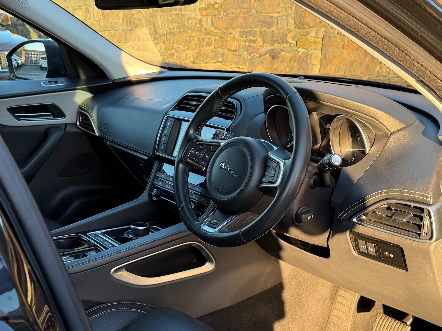 Used Jaguar F-Pace 2017 for sale - 76620483: Photo 11