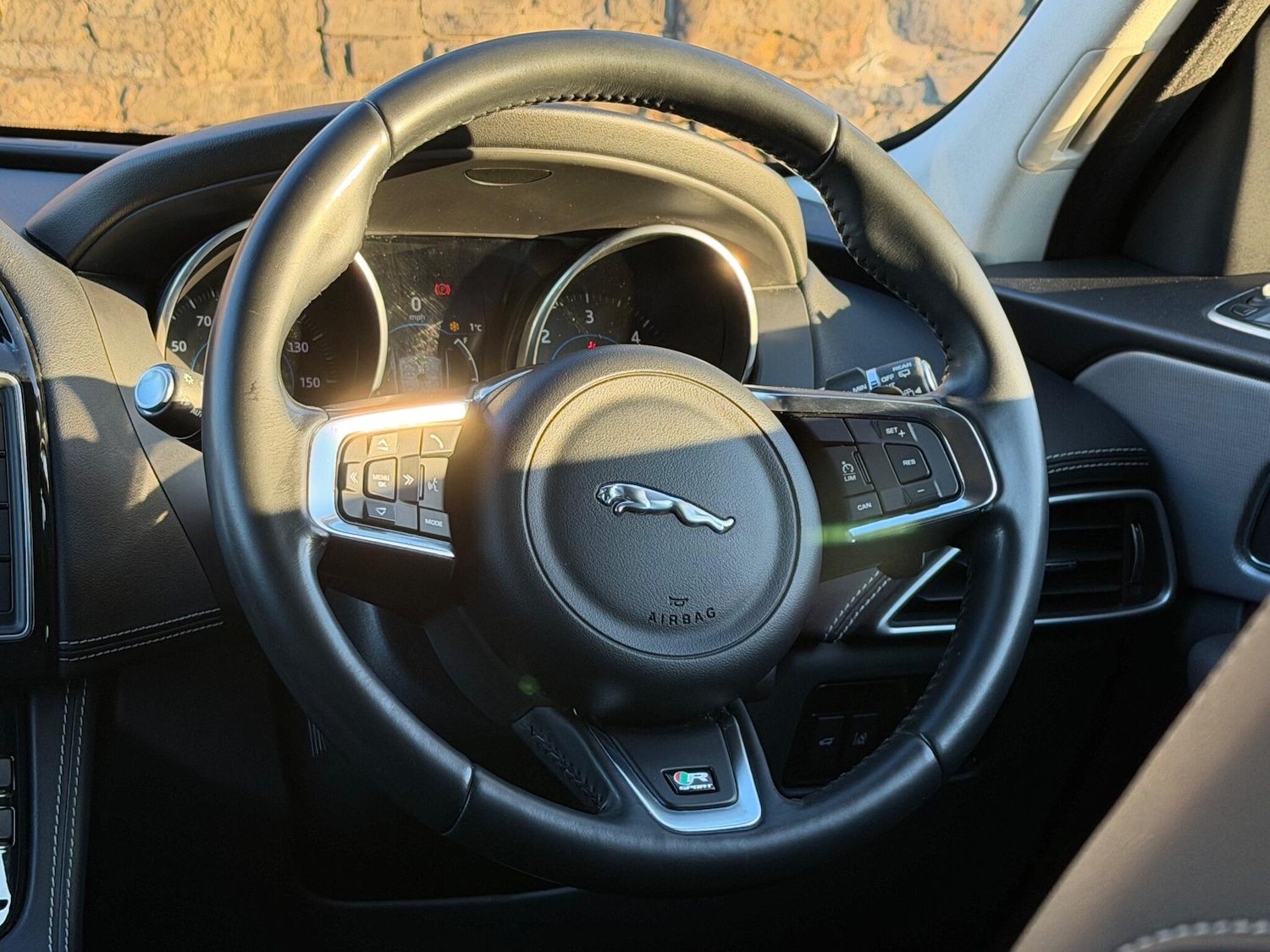 Used Jaguar F-Pace 2017 for sale - 76620483: Photo 23