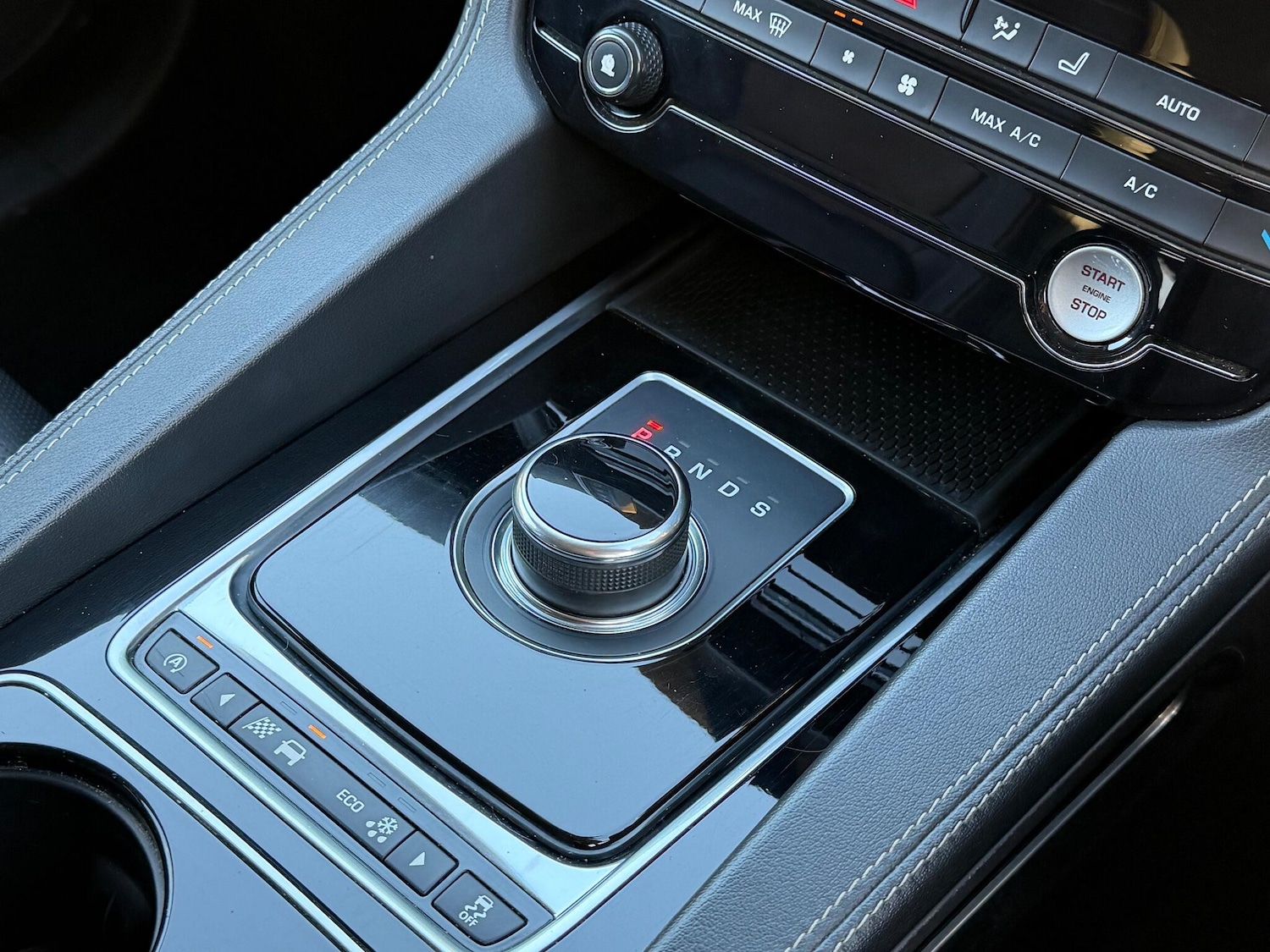 Used Jaguar F-Pace 2017 for sale - 76620483: Photo 35