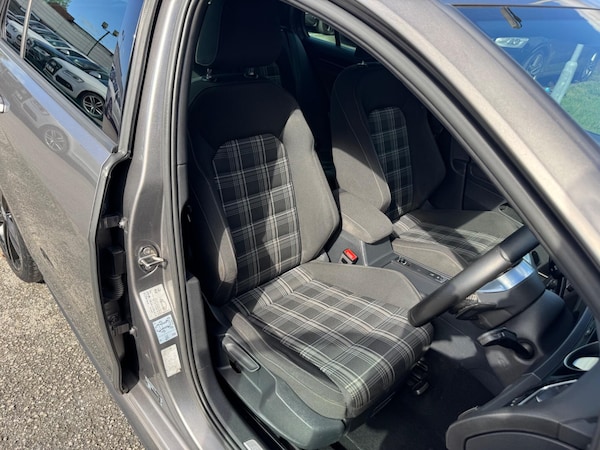 Used Volkswagen Golf 2015 for sale - 76161092: Photo 16