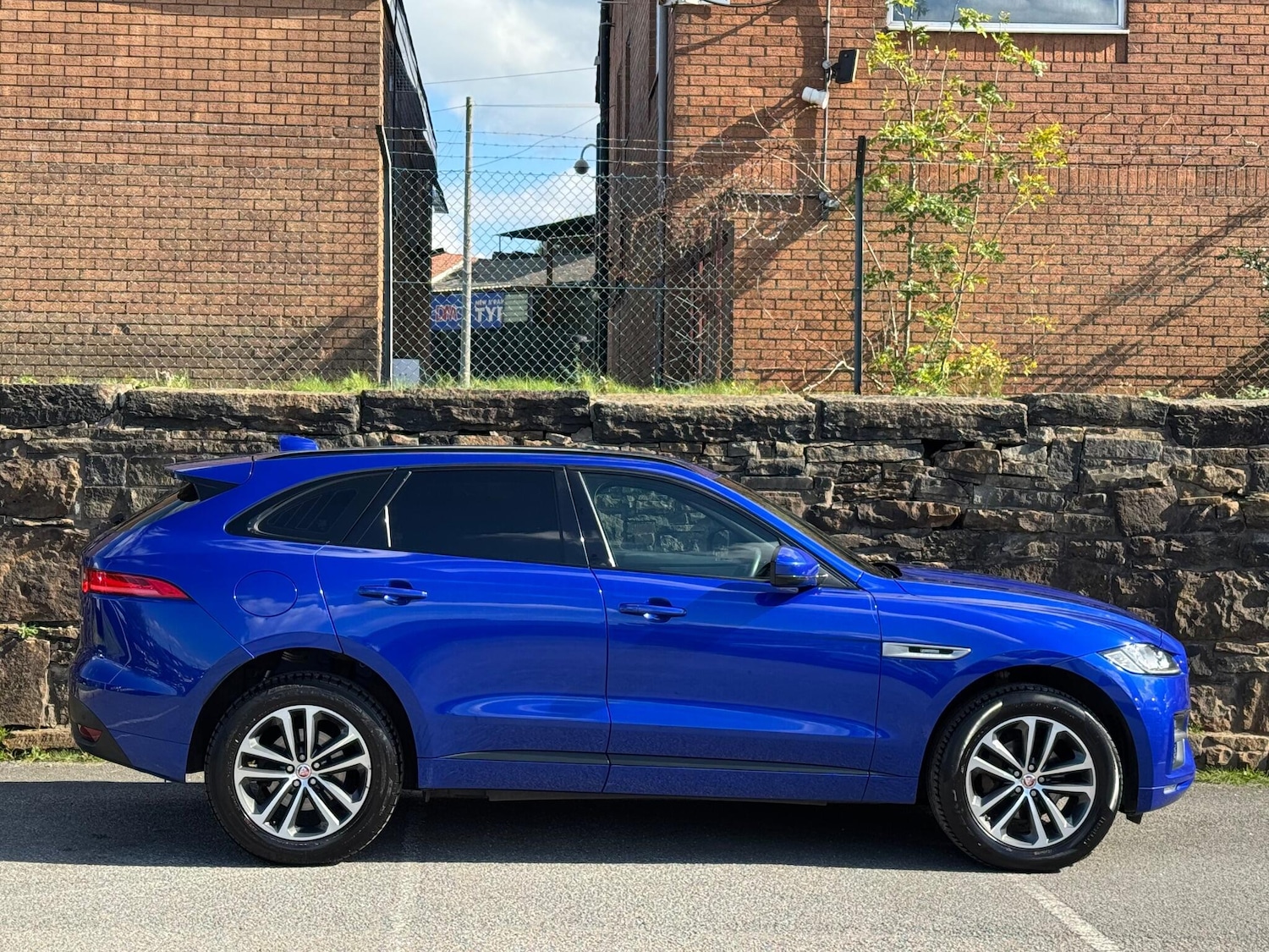 Used Jaguar F-Pace 2019 for sale - 76161091: Photo 8
