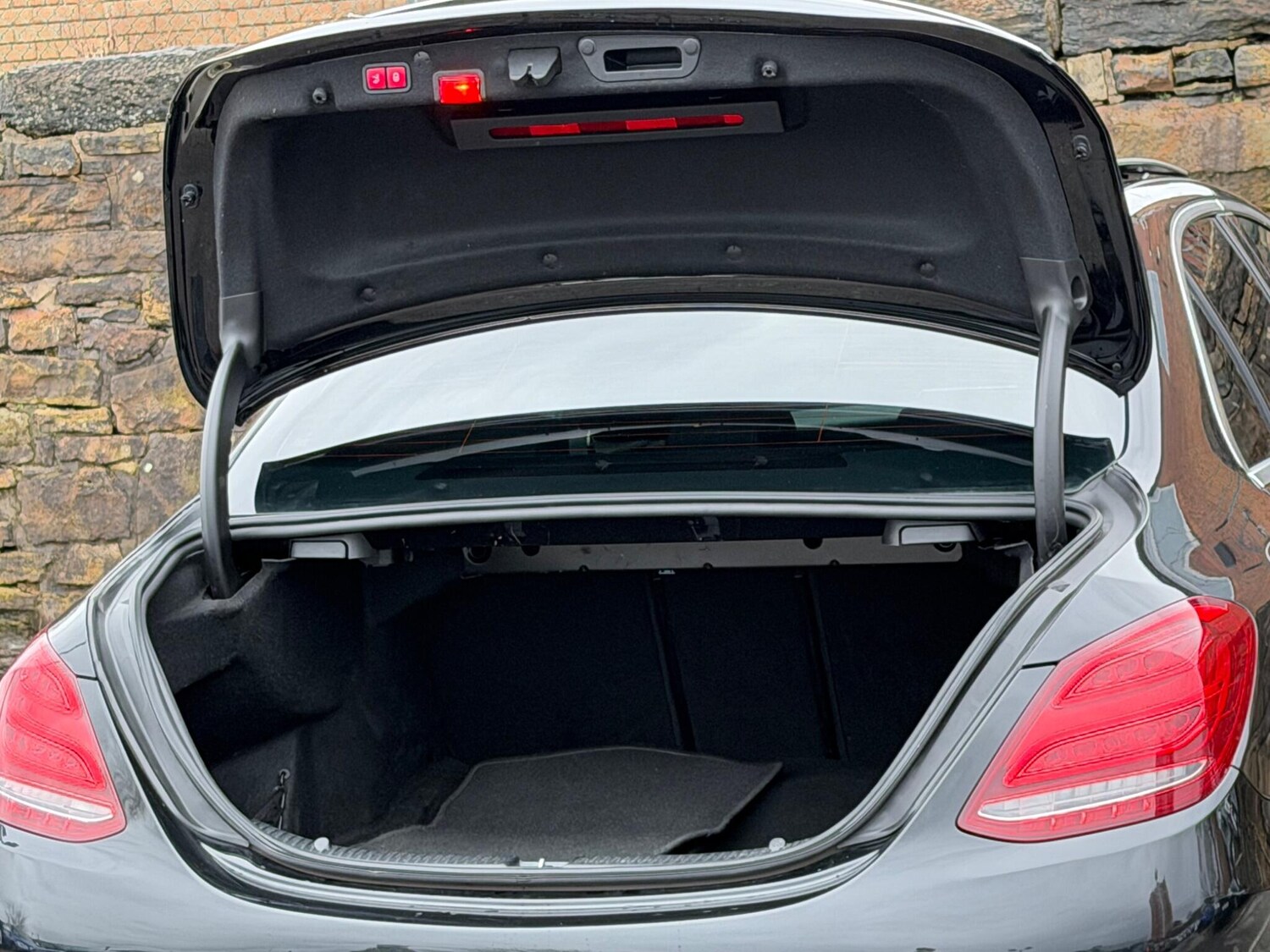 Used Mercedes-Benz C Class 2018 for sale - 77166500: Photo 23