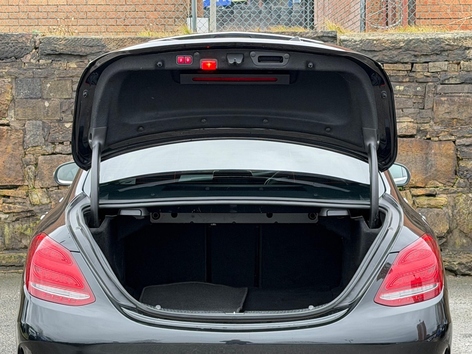 Used Mercedes-Benz C Class 2018 for sale - 77166500: Photo 24