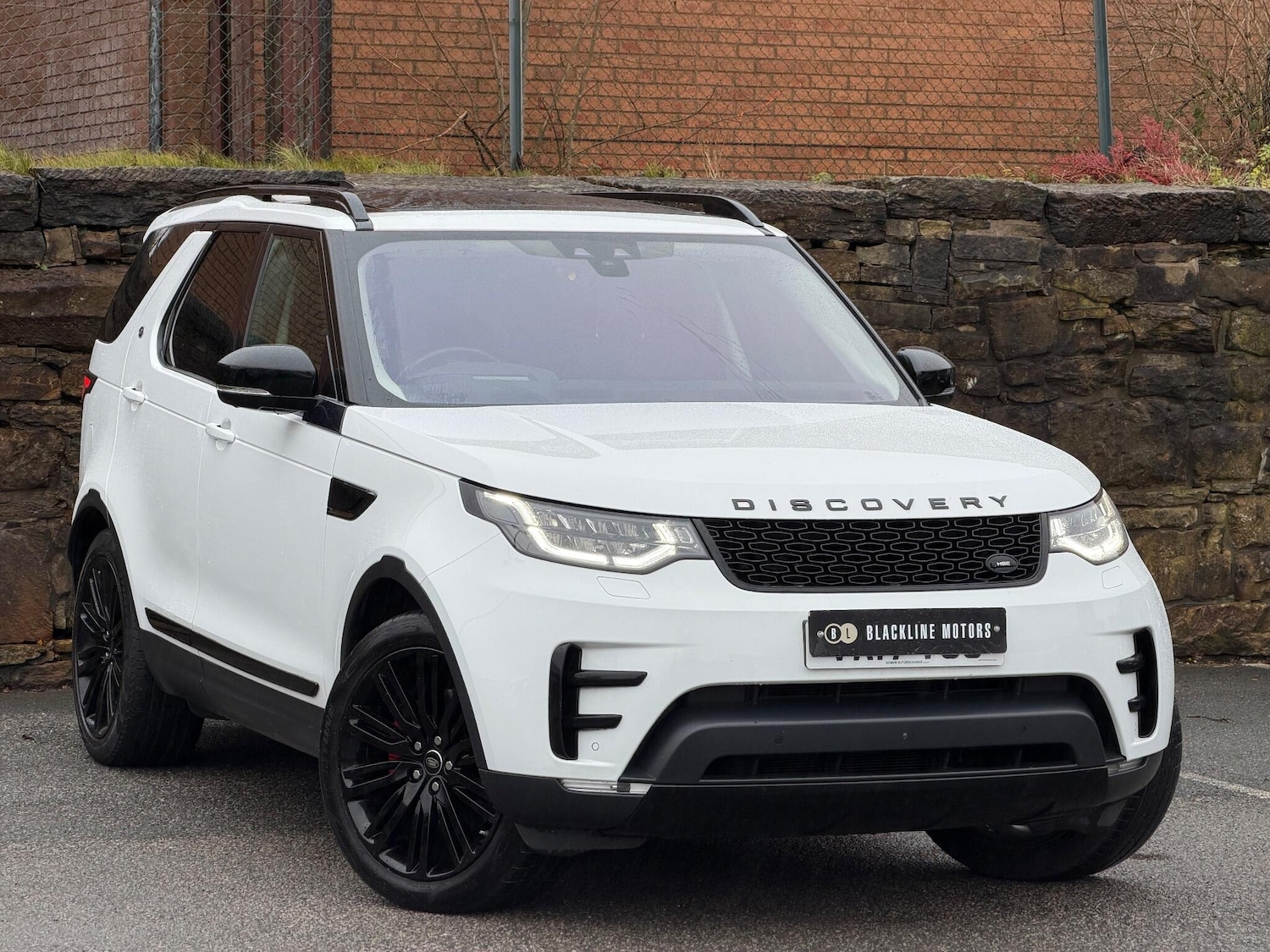 Used Land Rover Discovery 2017 for sale - 76850409: Photo 1