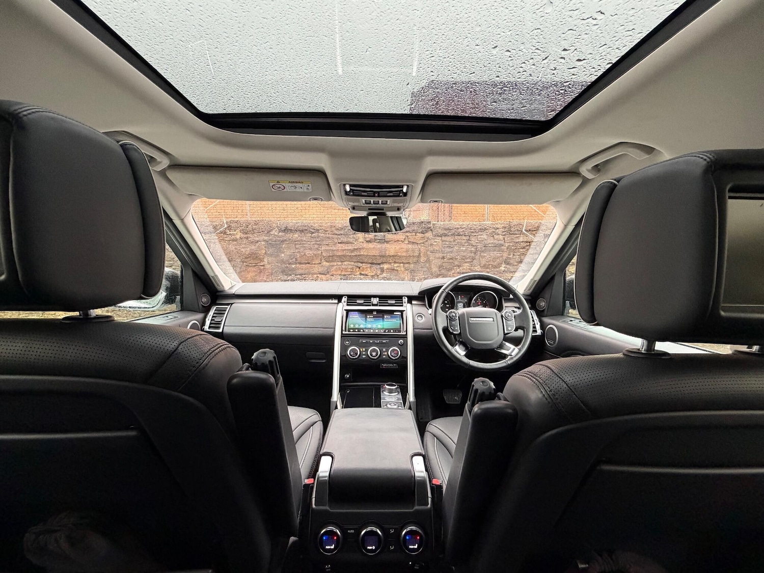 Used Land Rover Discovery 2017 for sale - 76850409: Photo 11