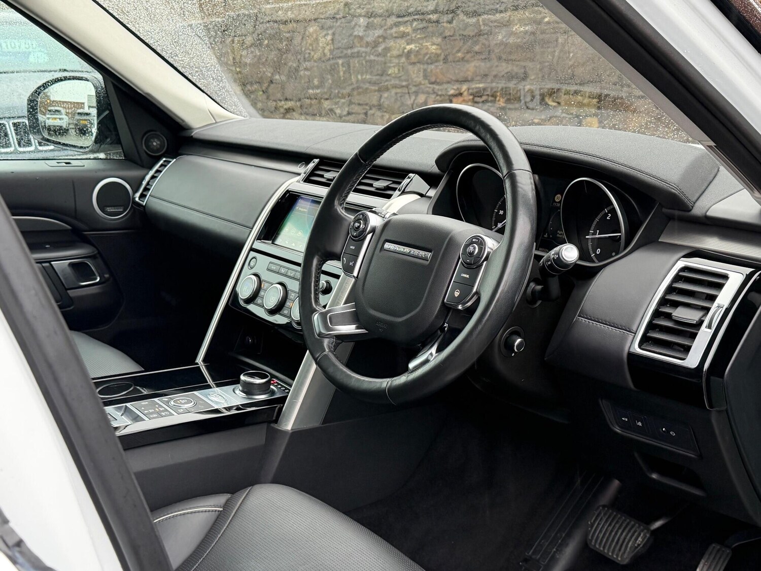 Used Land Rover Discovery 2017 for sale - 76850409: Photo 13