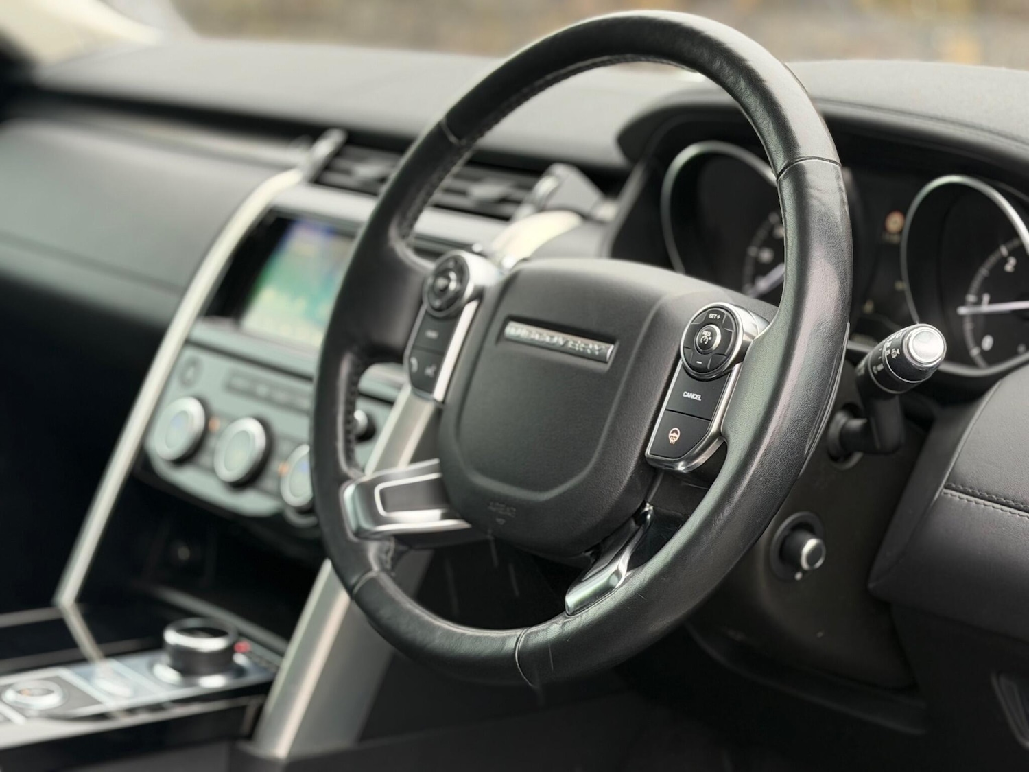 Used Land Rover Discovery 2017 for sale - 76850409: Photo 14