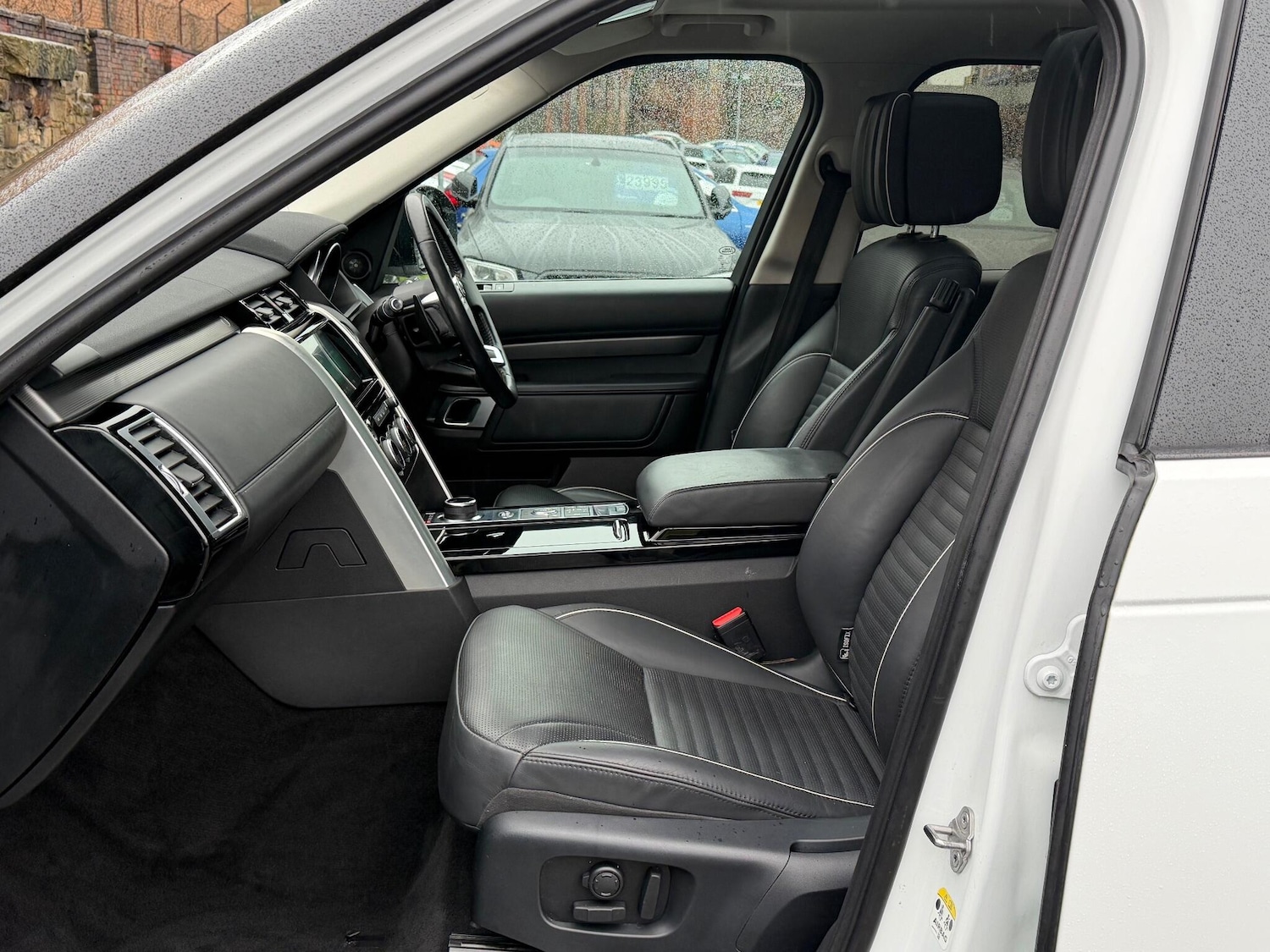 Used Land Rover Discovery 2017 for sale - 76850409: Photo 17