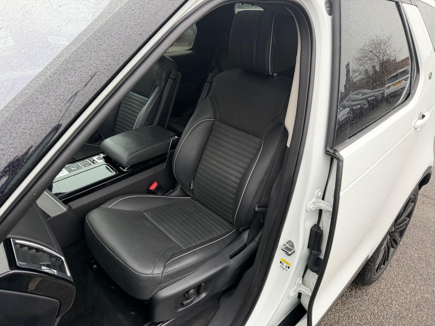 Used Land Rover Discovery 2017 for sale - 76850409: Photo 19