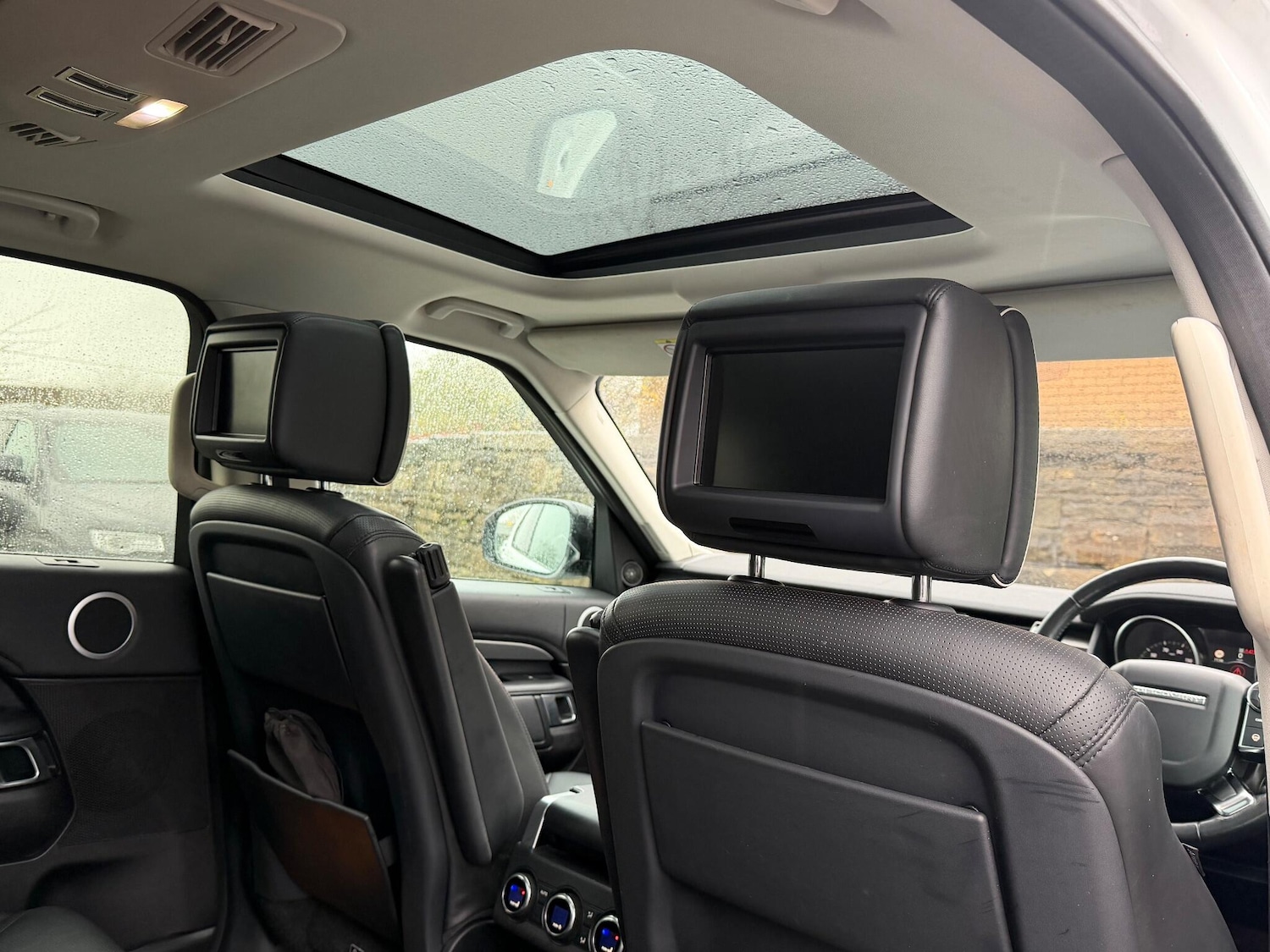 Used Land Rover Discovery 2017 for sale - 76850409: Photo 21