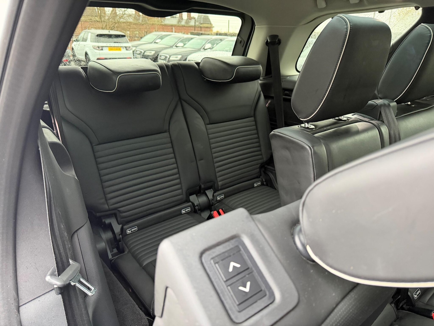 Used Land Rover Discovery 2017 for sale - 76850409: Photo 23