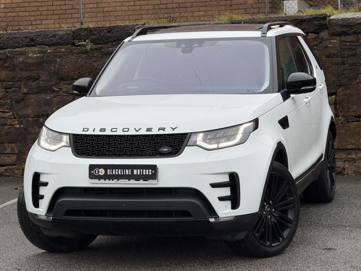 Used Land Rover Discovery 2017 for sale - 76850409: Photo 3