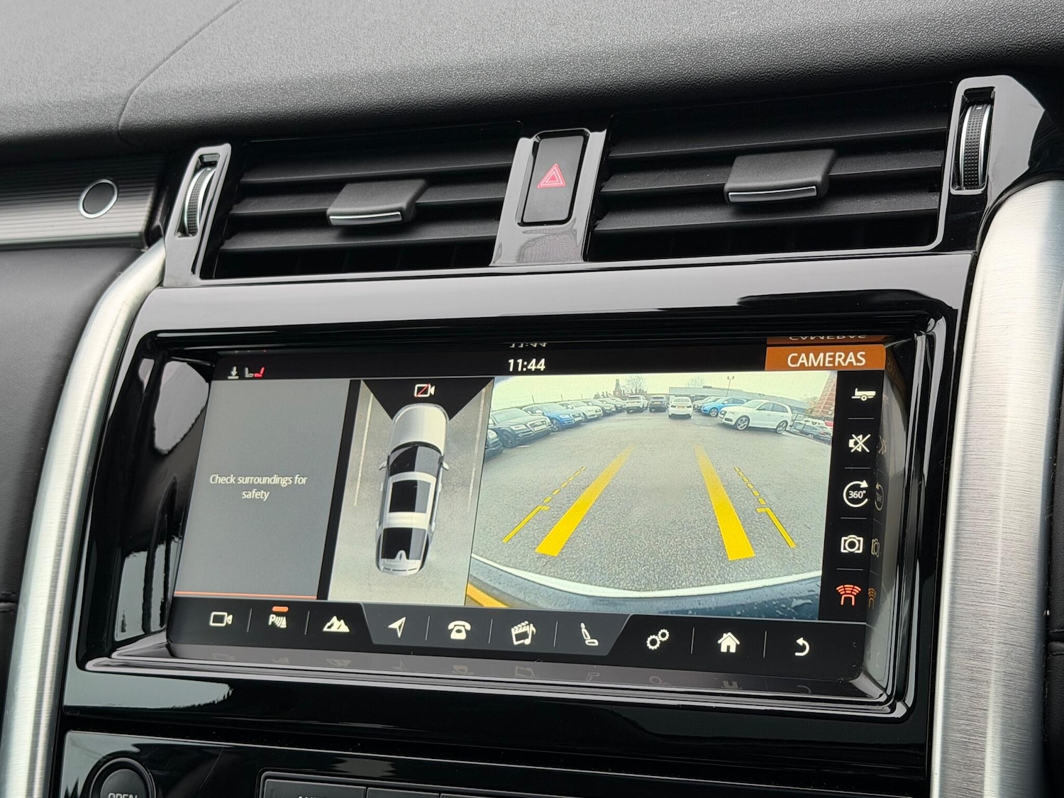 Used Land Rover Discovery 2017 for sale - 76850409: Photo 43