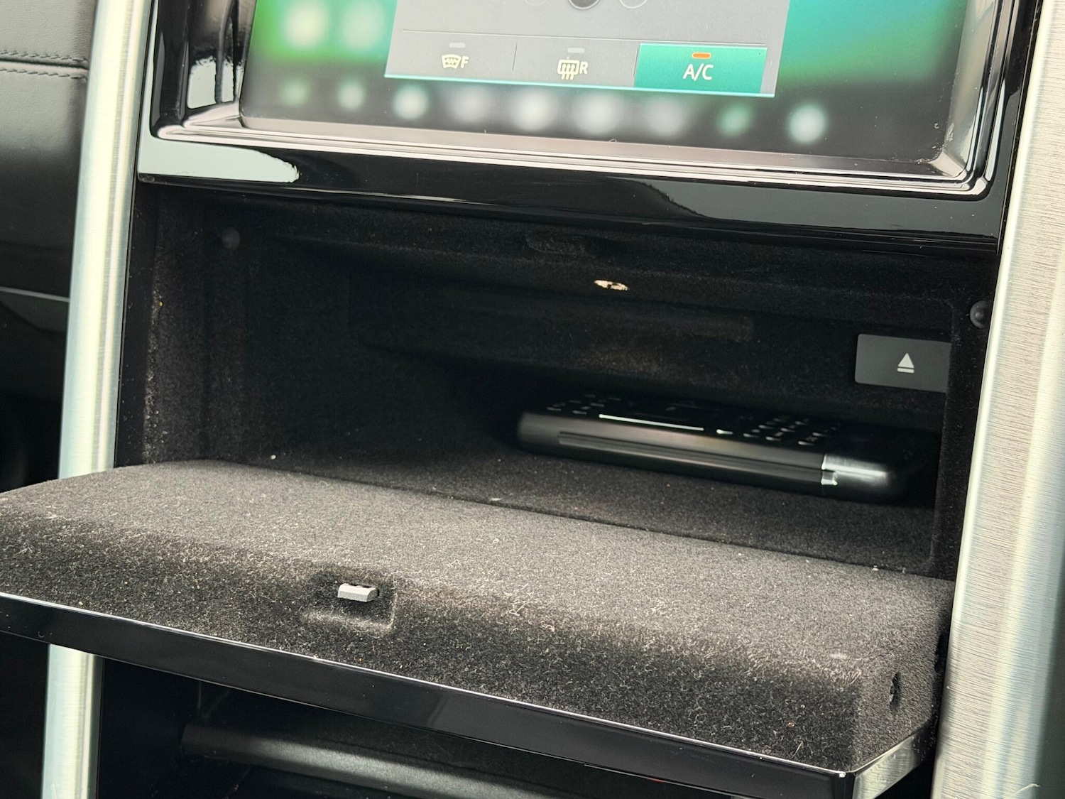 Used Land Rover Discovery 2017 for sale - 76850409: Photo 45