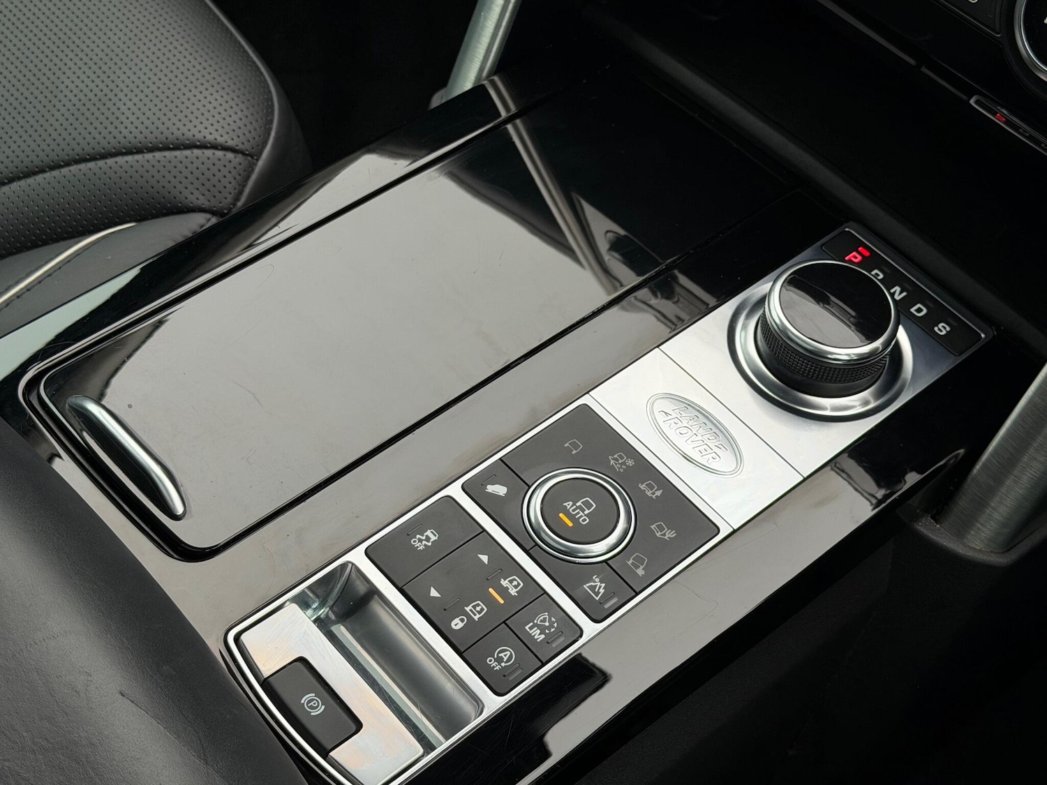 Used Land Rover Discovery 2017 for sale - 76850409: Photo 47