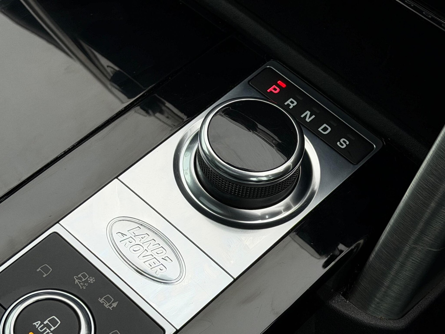 Used Land Rover Discovery 2017 for sale - 76850409: Photo 48