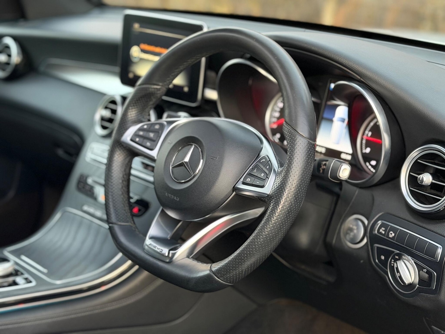 Used Mercedes-Benz GLC 2018 for sale - 76865324: Photo 14