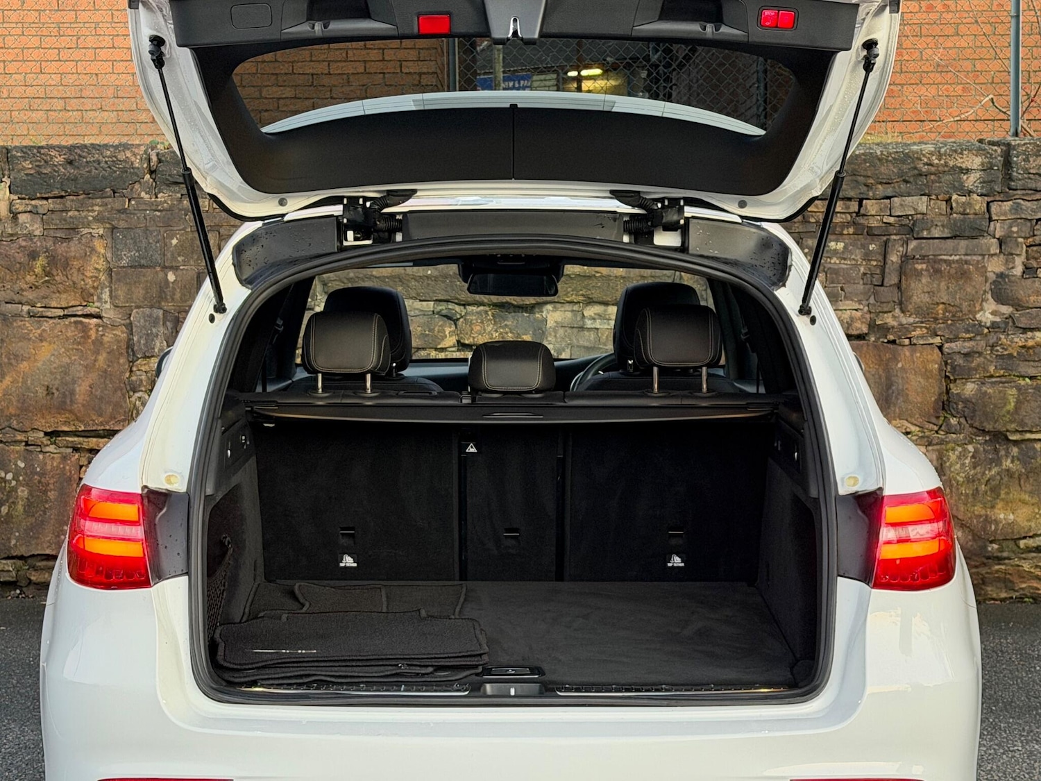 Used Mercedes-Benz GLC 2018 for sale - 76865324: Photo 22