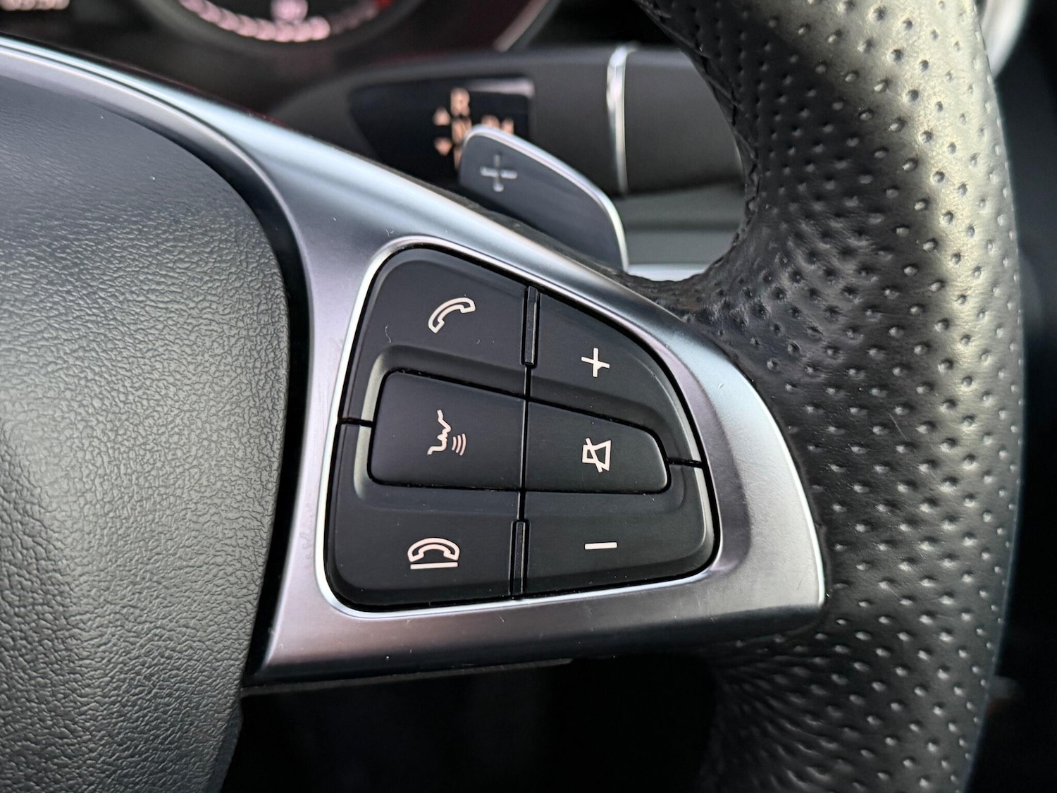 Used Mercedes-Benz GLC 2018 for sale - 76865324: Photo 27