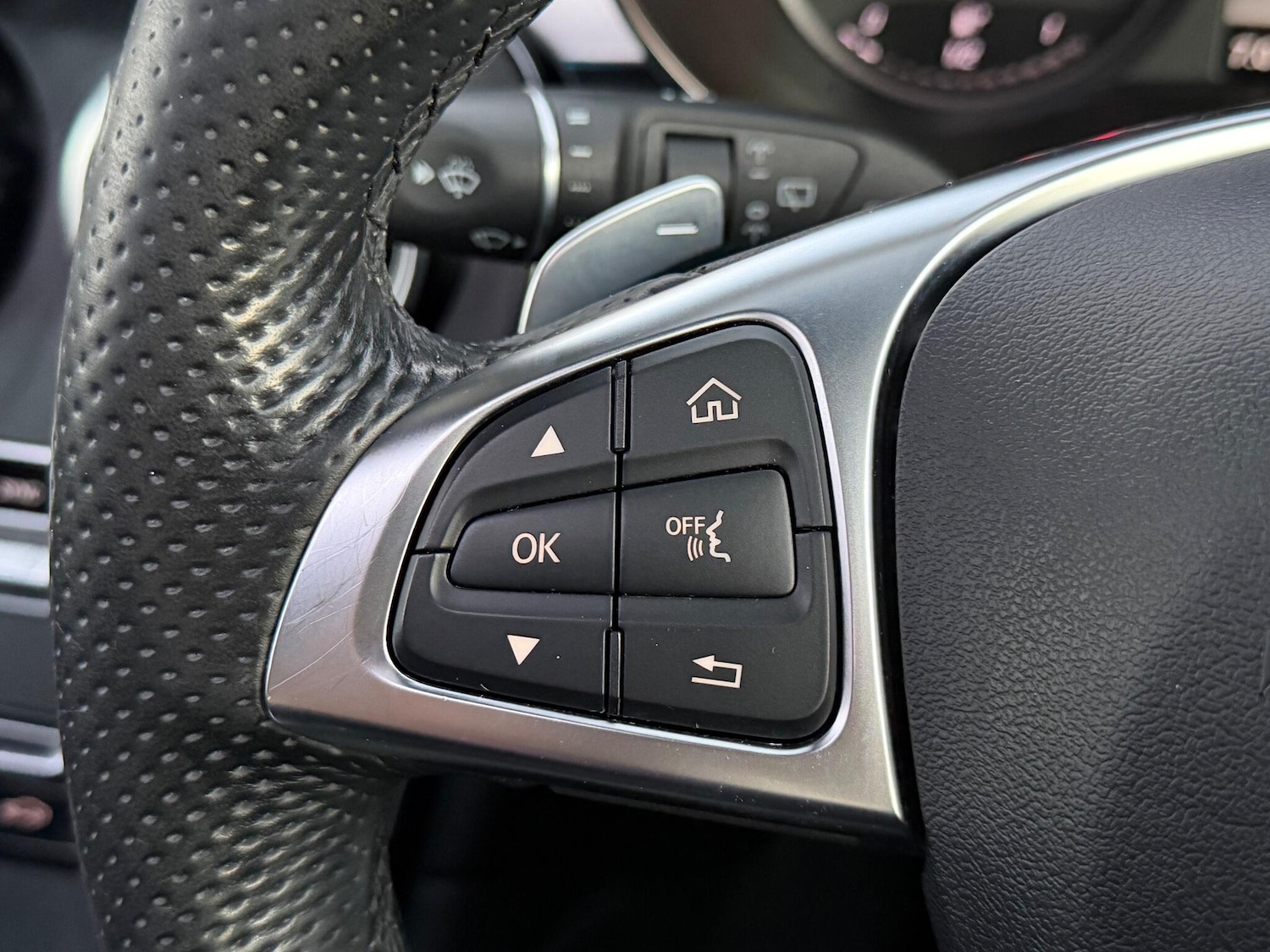 Used Mercedes-Benz GLC 2018 for sale - 76865324: Photo 28