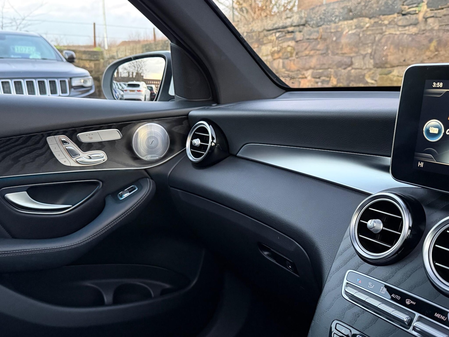 Used Mercedes-Benz GLC 2018 for sale - 76865324: Photo 50