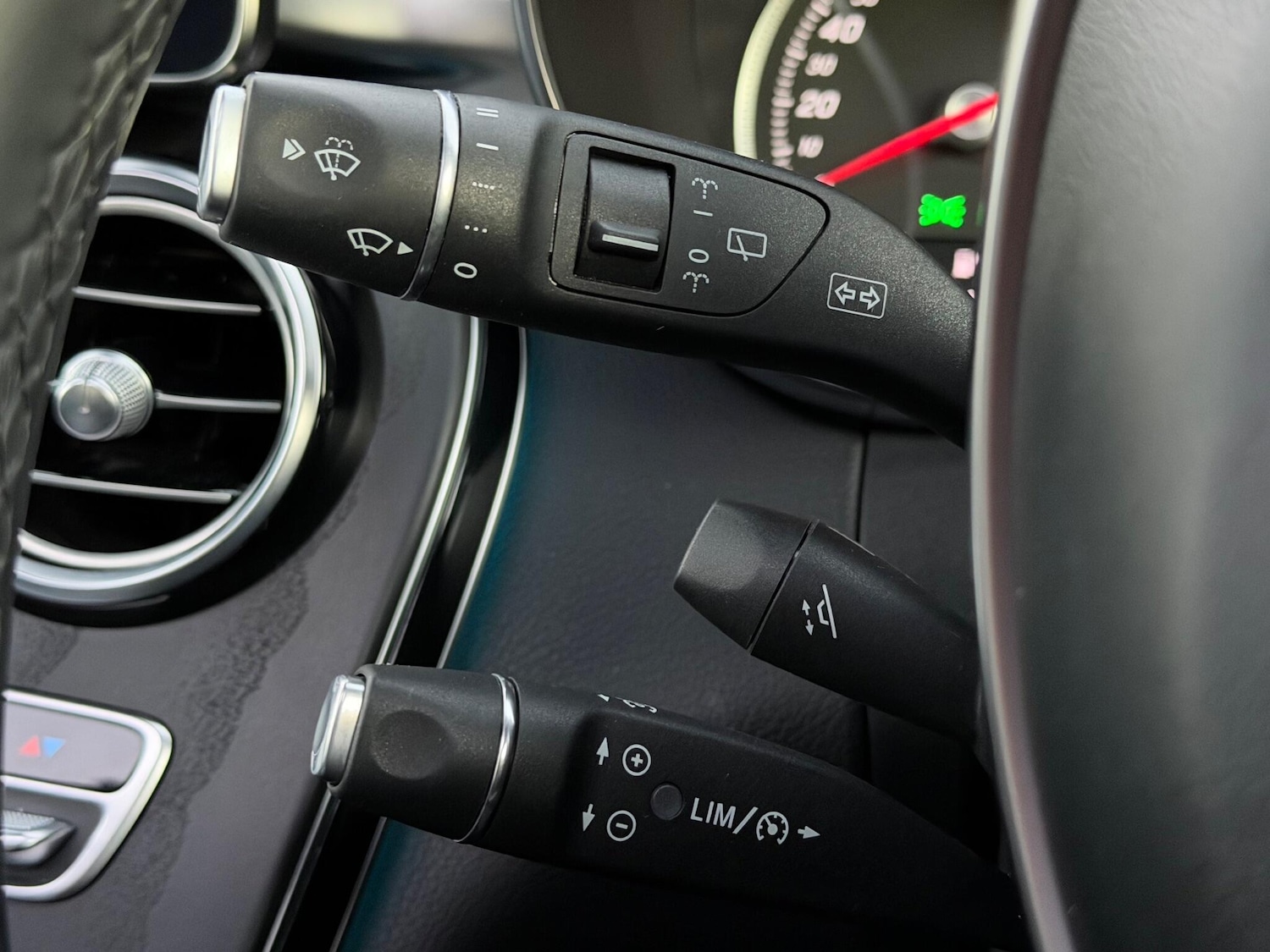 Used Mercedes-Benz GLC 2018 for sale - 76865324: Photo 52