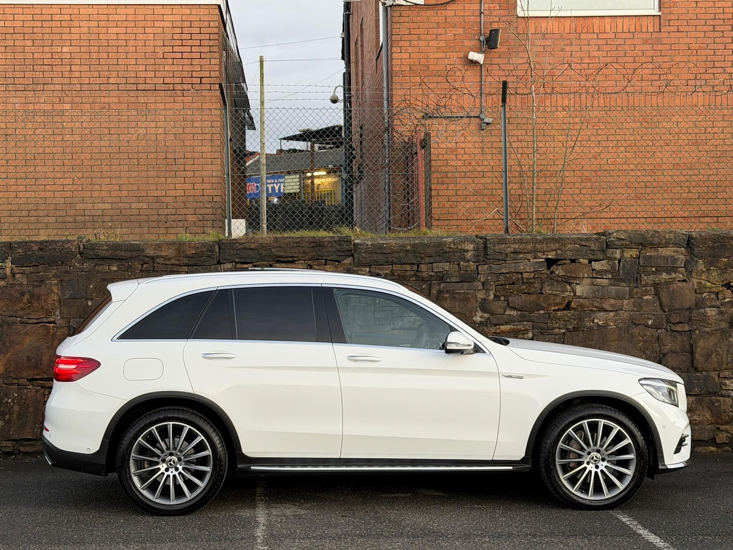 Used Mercedes-Benz GLC 2018 for sale - 76865324: Photo 8