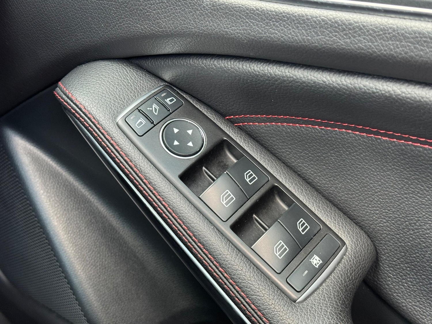 Used Mercedes-Benz A-Class 2015 for sale - 76370467: Photo 54