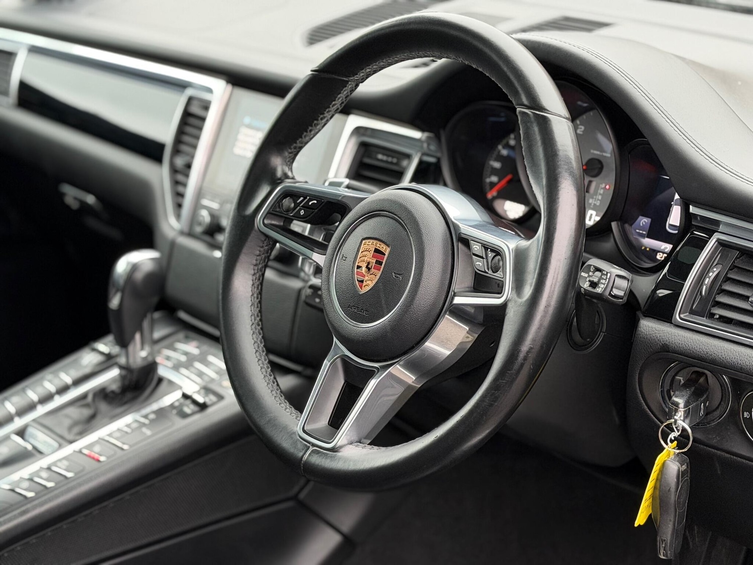 Used Porsche Macan 2017 for sale - 76990071: Photo 14