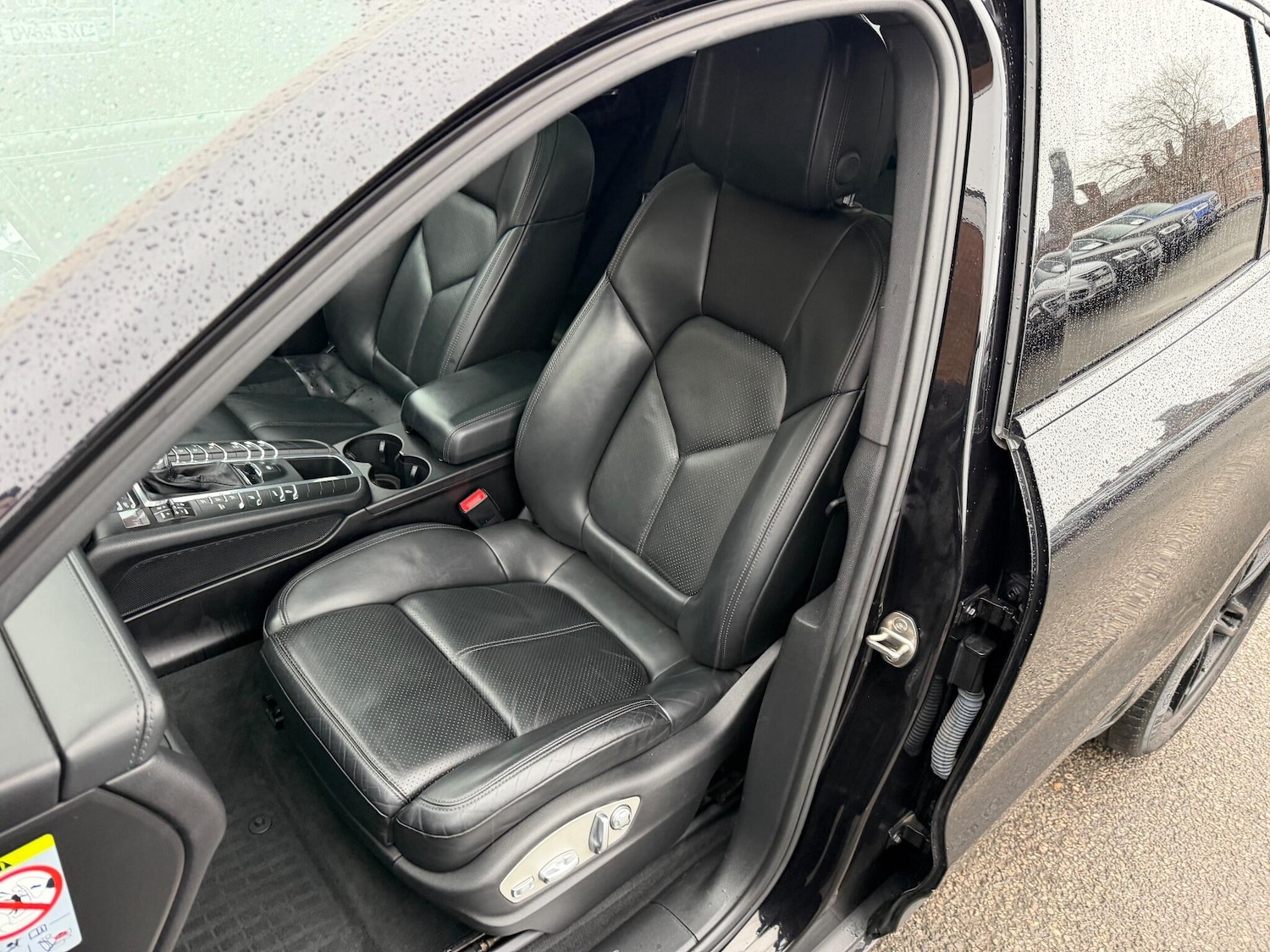 Used Porsche Macan 2017 for sale - 76990071: Photo 19