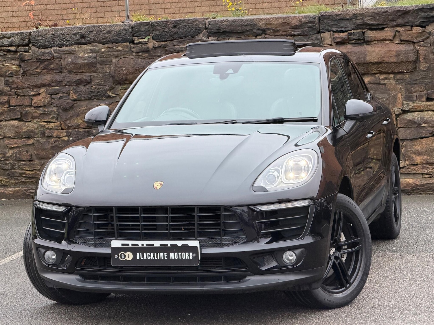 Used Porsche Macan 2017 for sale - 76990071: Photo 3