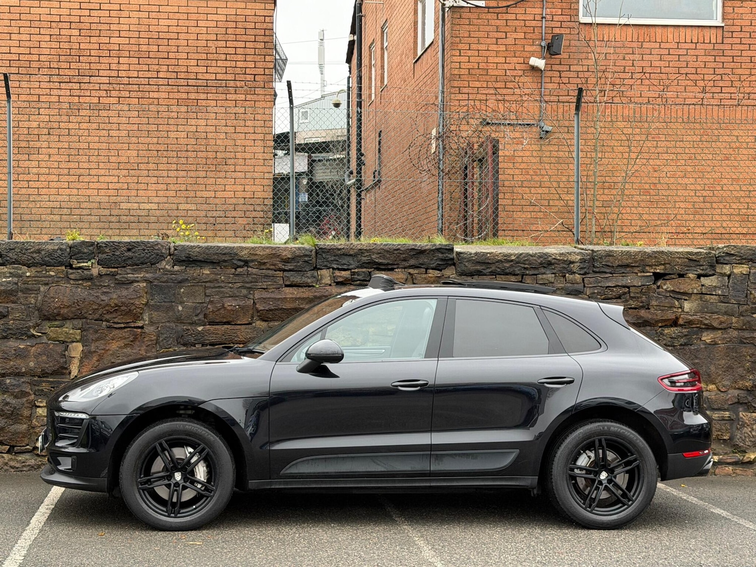 Used Porsche Macan 2017 for sale - 76990071: Photo 4