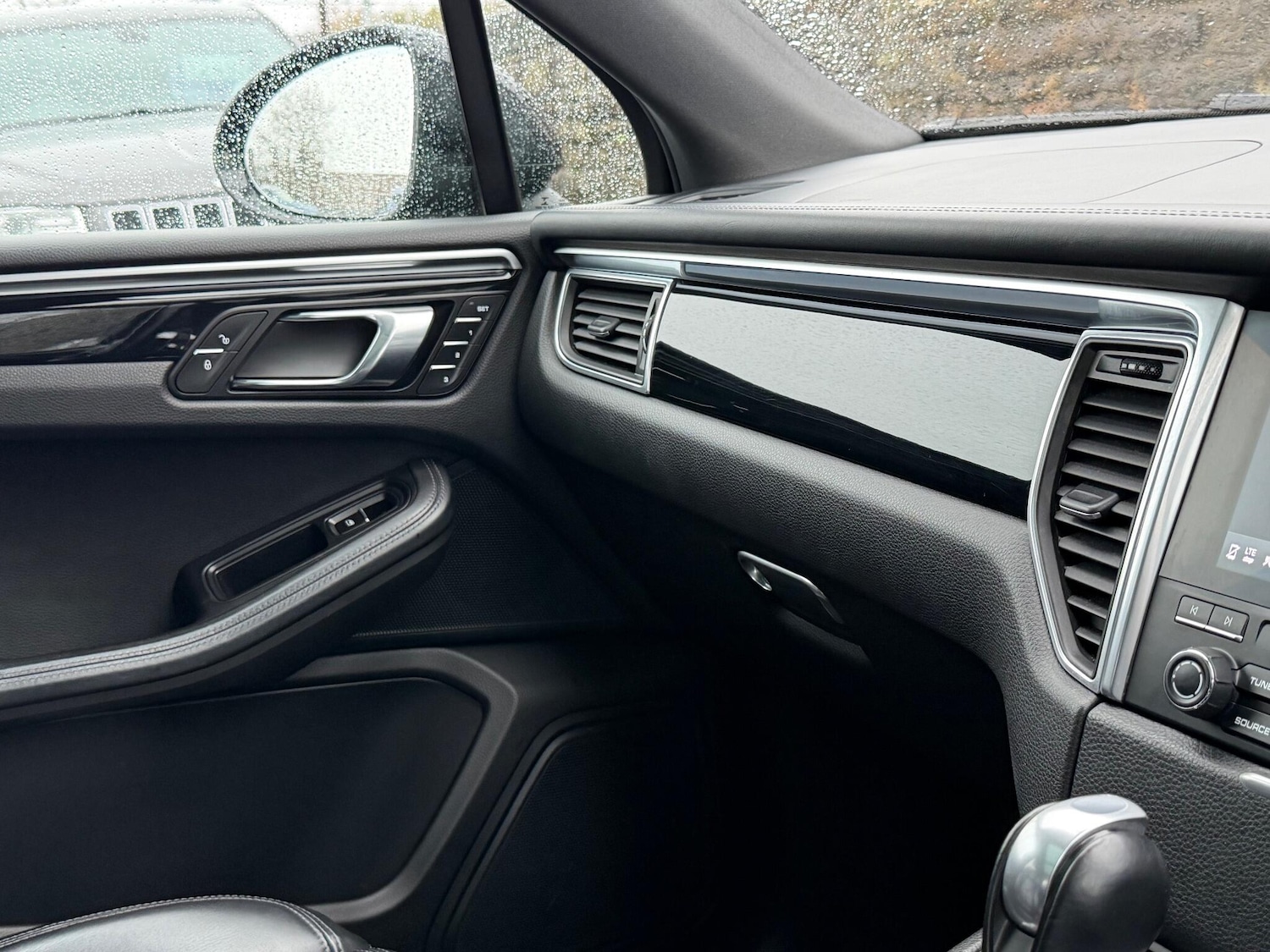 Used Porsche Macan 2017 for sale - 76990071: Photo 49