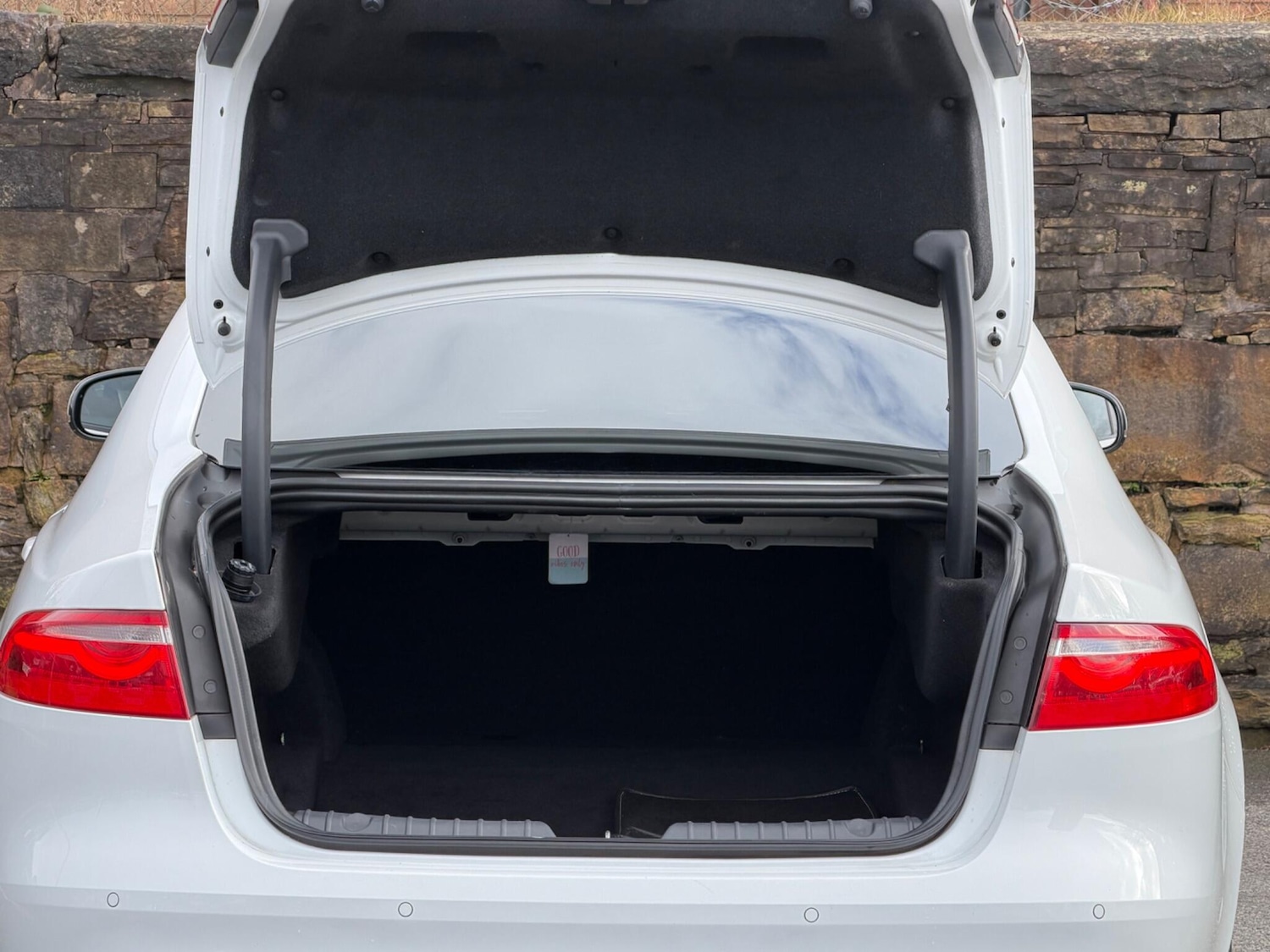 Used Jaguar XF 2017 for sale - 77400850: Photo 20