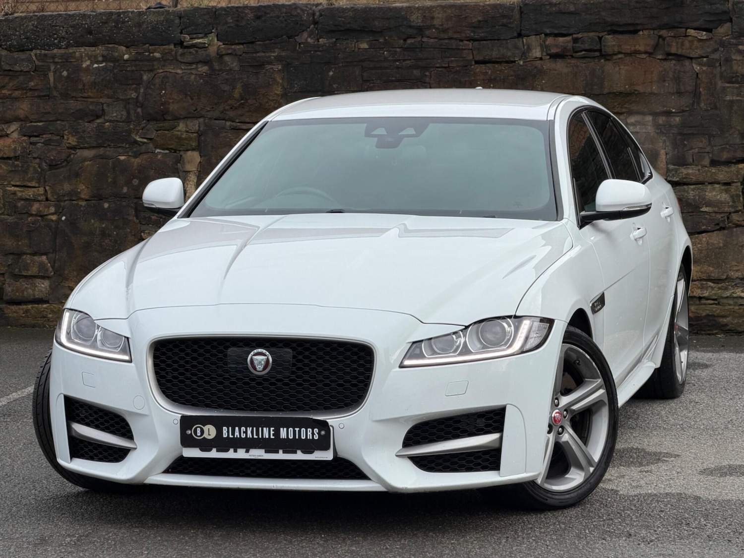 Used Jaguar XF 2017 for sale - 77400850: Photo 3