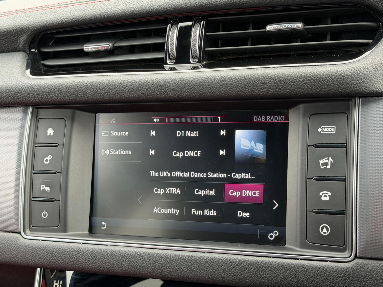 Used Jaguar XF 2017 for sale - 77400850: Photo 32